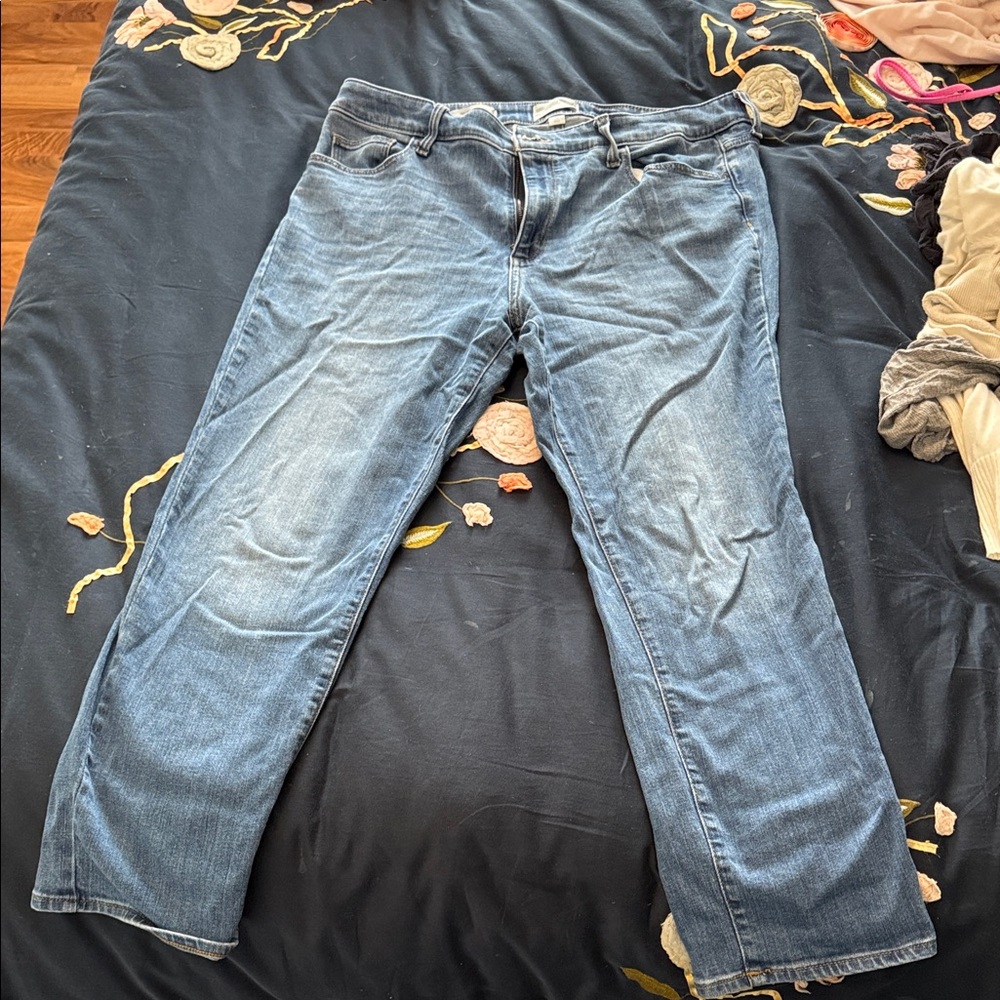 Universal Thread Men's Light Blue Relaxed Straight Jeans